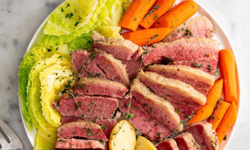 How to Reheat Corned Beef and Cabbage: A Comprehensive Guide